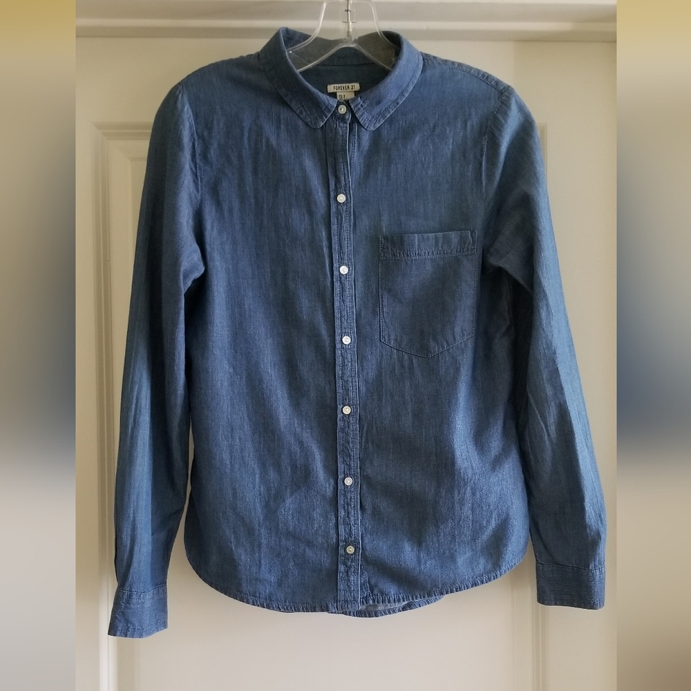 FOREVER 21 Denim Blue Dress Shirt Size Small
